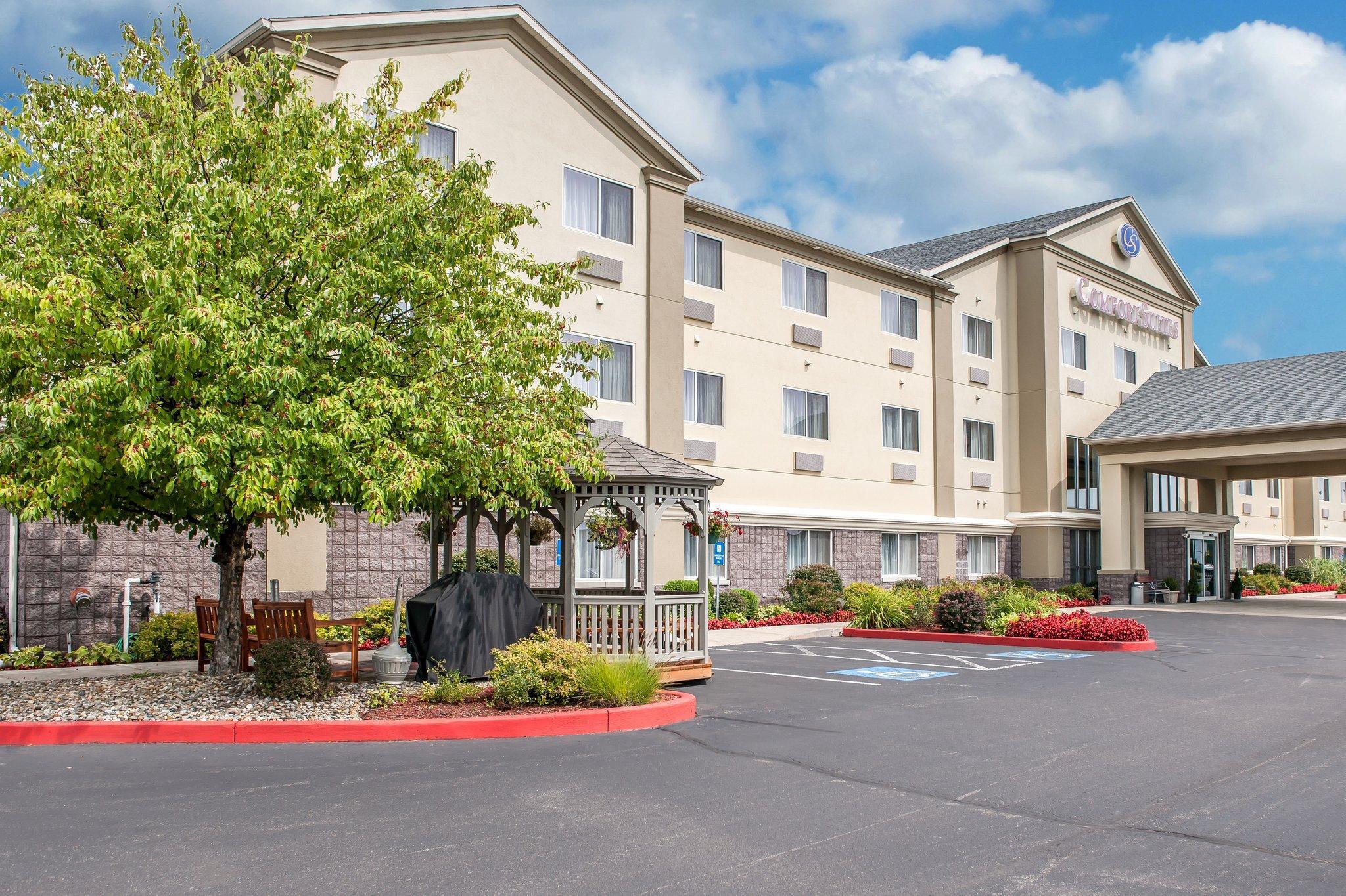Comfort Suites North Elkhart Exterior photo